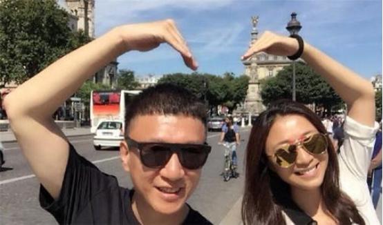 孙红雷与娇妻有多甜？每天给妻子送花、备宵夜，硬汉化身为女儿奴|9号放映厅