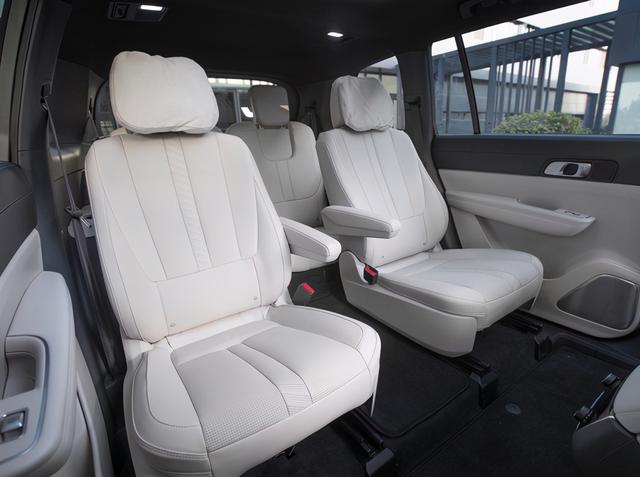 老百姓最喜欢的新能源SUV，长超5米，四屏交叉+四驱，百公里6.5秒