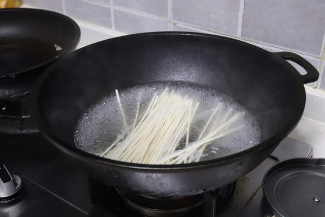 10分钟早餐面，比方便面方便，比兰州拉面好吃，调料大公开