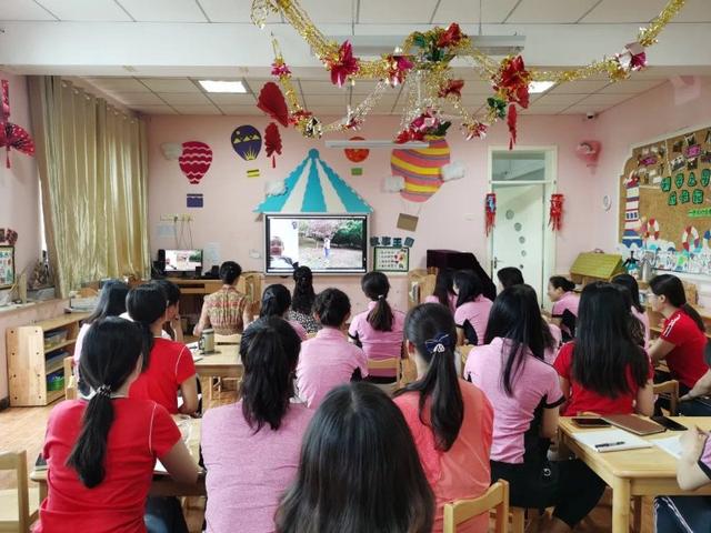 超级宝妈@特殊的时光，不一样的陪伴，省府机关幼儿园学前教育宣传月启动