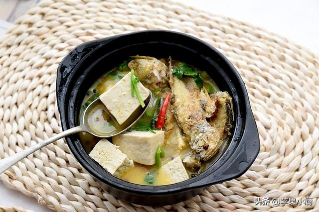 冬天应多吃的大炖菜，高蛋白低热量，吃到最后汤还是热乎乎的，鲜