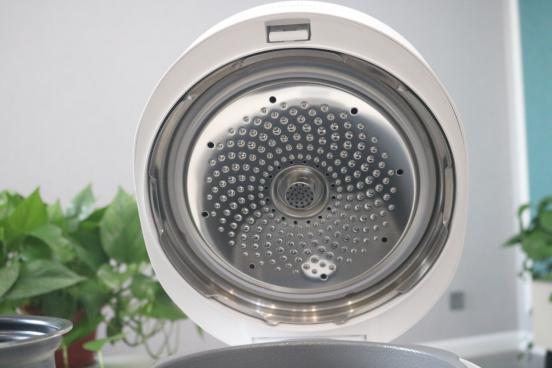 是电饭煲又是压力锅，臻米FY1技多不压身，让我爱上烹饪的感觉