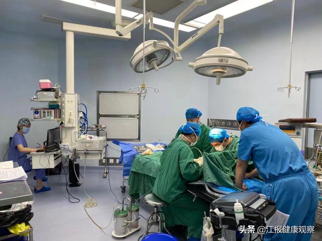新生儿|出生7天新生儿“肠旋转不良”生命危在旦夕——九江市妇保院多学科联手抢救成功