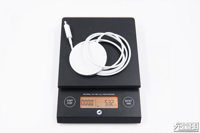 苹果MagSafe磁吸式无线充是指向未来的吗？