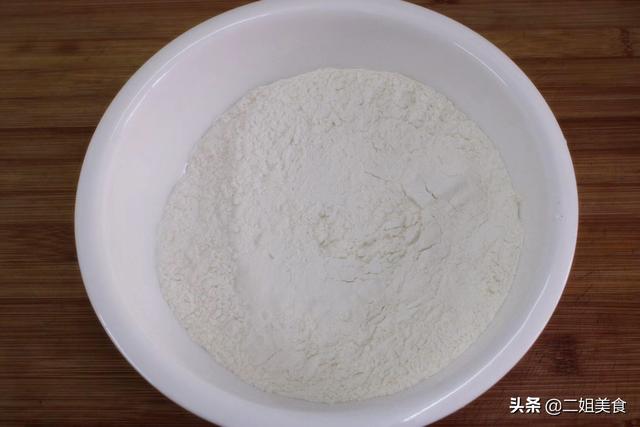 冬天做馒头，别只会加酵母粉发面，多做2步，发面快还蓬松好吃