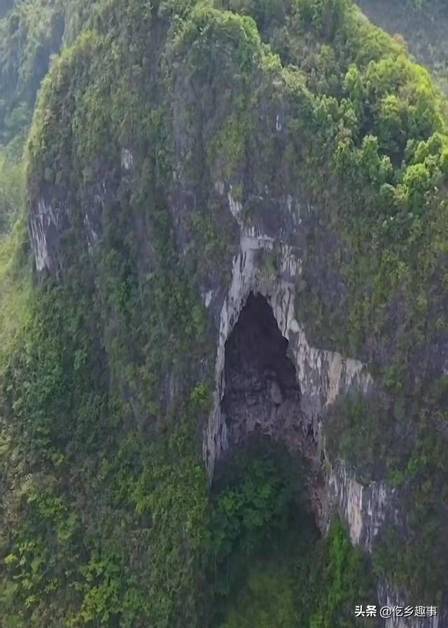 阴阳山,也称鸳鸯山,地处广西河池,景区由阳山和阴洞组成,阳山高171.