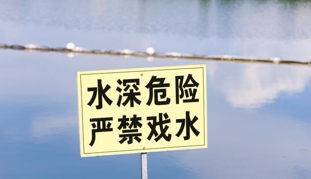 相亲相爱|我国每年近6万人落水，几乎全是未成年人，孩子游泳家长别大意