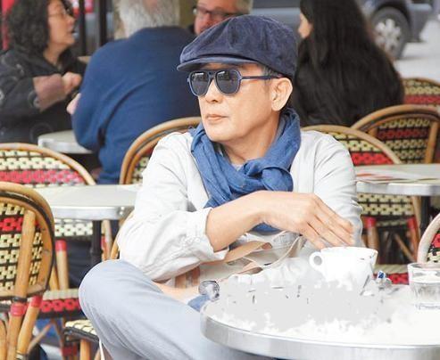 超级宝妈：山东“不老爷爷”走红，抱着孙子被误认是父子，颜值让网友很羡慕