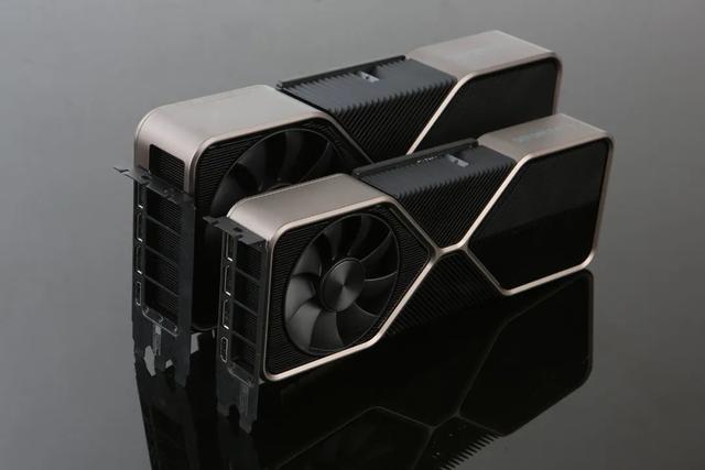 把玩NVIDIA GeForce RTX 3090 Founders Edition显卡