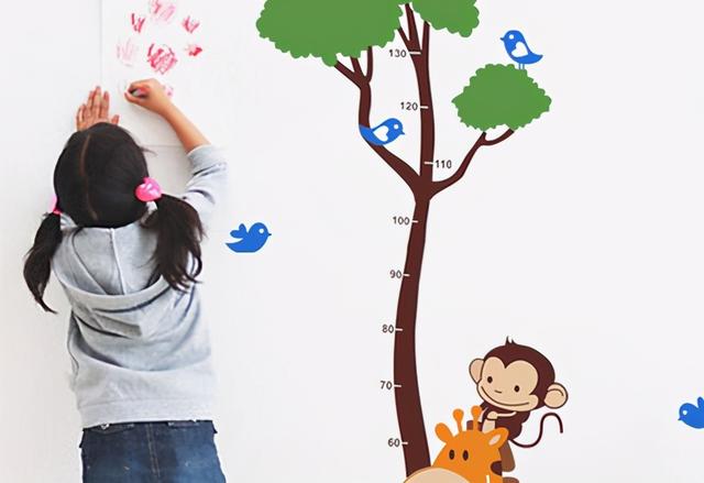 最新儿童身高标准表快收藏，男童女童有差异，7岁以下都可对照