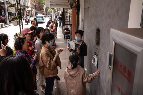 永康|听网红爷叔侃咖啡经、喝张文宏点赞的特调……荡荡这条上海小马路，百味杂陈