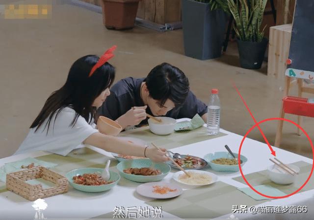 冷无情|《奇妙的小森林》四个明星七道菜，吃饱后看清剩菜，瞬间明白了