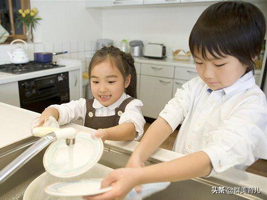 「你的育儿经」一张粥的照片，就让这个女孩火了，网友却说：现在的孩子，唉