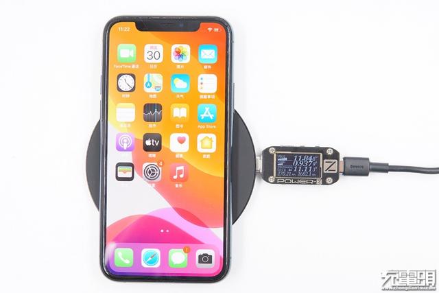 专为iPhone 12打造：倍思极简磁吸无线充15W开箱图赏