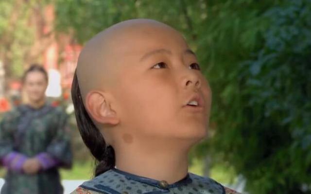 《甄嬛传》中的弘瞻,即使过继给了果郡王,皇帝还是没有放过他|fun娱乐