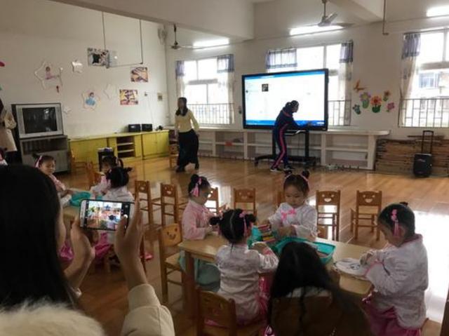 你的育儿经|幼儿园让孩子“画鱼”，爷爷帮孙子“作弊”，网友：想要同款爷爷