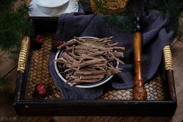 一味中药分三种，一种祛风湿强筋骨，一种健脾、肺、肾，一种有毒