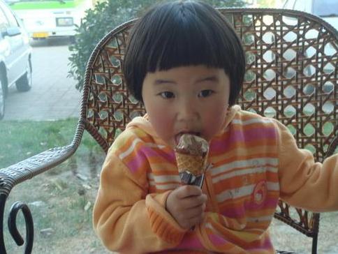 「你的育儿经」孩子春咳“咳不停”？医生建议：3种食物别给娃吃，伤脾肺！