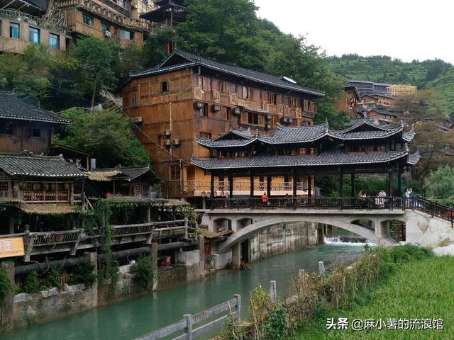【约吗旅行|贵州有一独特的苗族村寨,女生四季穿短裙
