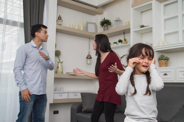 超级宝妈▲对爸爸爱答不理，对妈妈却极为尊重，孩子的这种态度是如何形成的