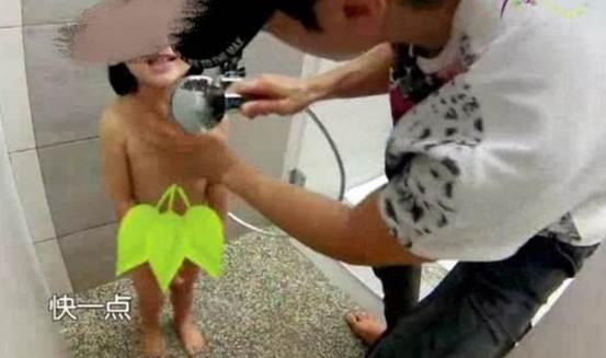 #超级宝妈#“女大避父”，女孩到了一定年龄，爸爸的这些行为就要主动避开她