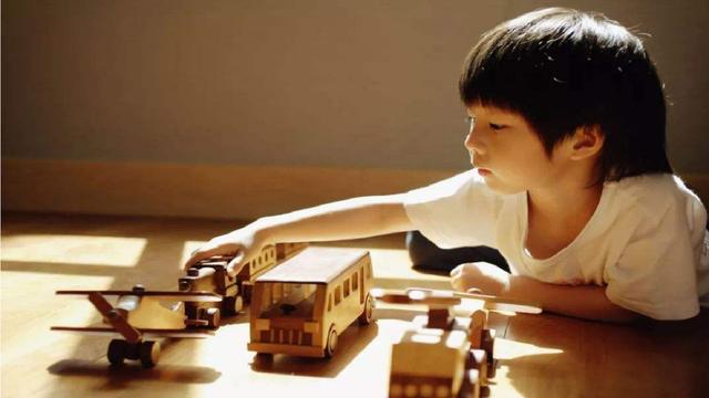 【你的育儿经】家长急到跳脚，孩子却依旧不慌不忙，父母如何尊重孩子的进度条？