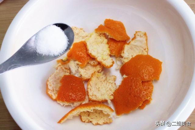 把萝卜和橘子皮一起下锅煮，太聪明了，用途花钱买不到，简单实用