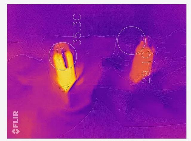 京东众筹7536%！700天攻克卫衣蓄能技术，锁热不捂身