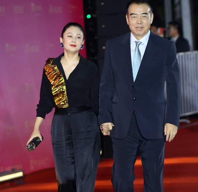 影视交流地@嫁给爱情的陈红，为陈凯歌生下两子，一个学霸一个更出色