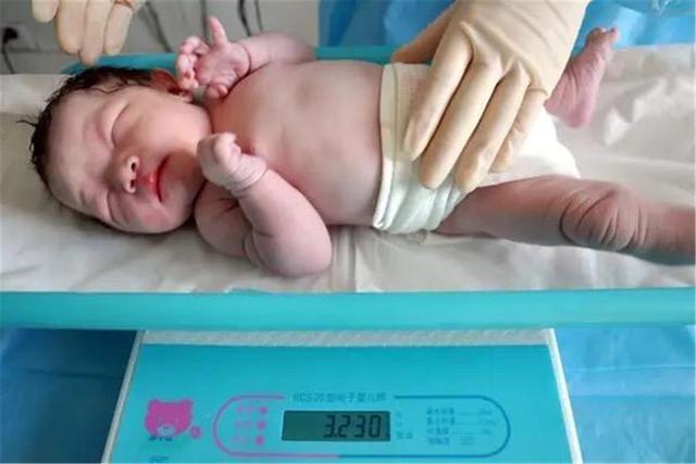 超级宝妈■婴儿出生体重为啥报的这么详细?跟智商有关吗?家长应该知道