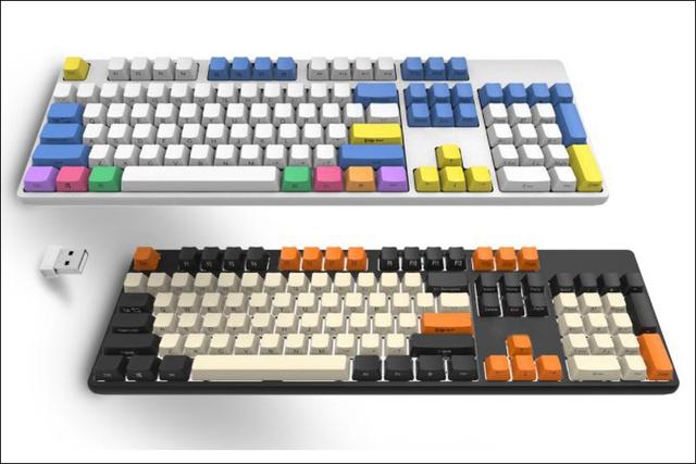 这把键盘让人想起曾经的校园时光，以及老师那精准的“小李飞刀”