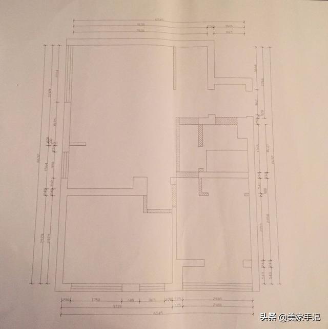 她70㎡家坚持简单装修真心漂亮，但电视墙只有巴掌大，有谁见过