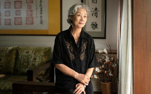 拱白菜的小猪|老戏骨吕中：47岁出道，73岁仍夺影后，与丈夫携手走过半个多世纪