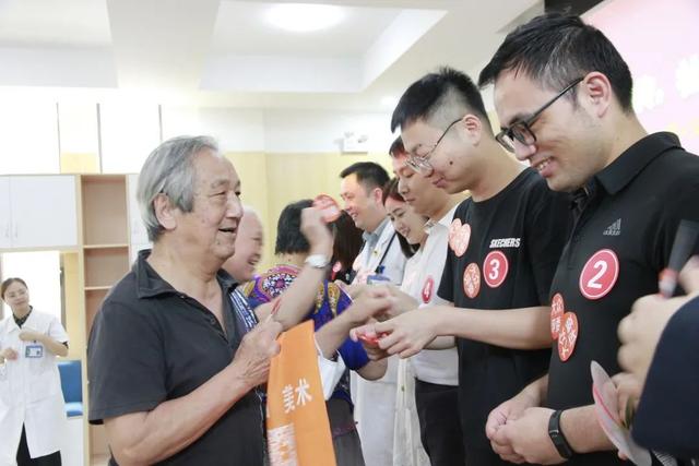 居民|开门！普陀各医院科室“大咖”来你家门口了