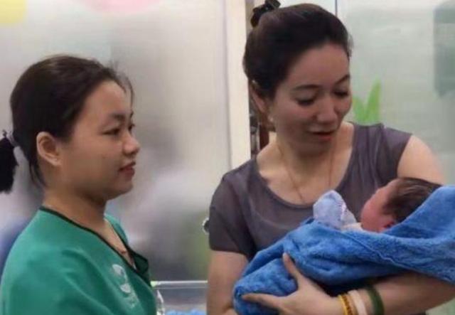 【超级宝妈】“隔辈亲”偏心到什么程度？引网友热议：我家娃2岁资产就比我多