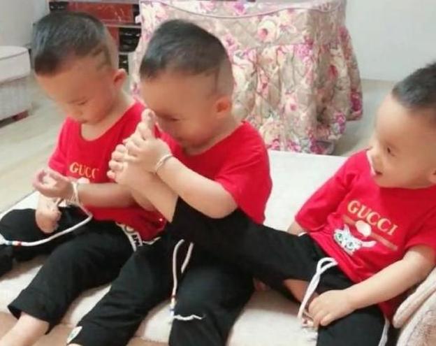 【你的育儿经】三胞胎小子长得太相像，宝妈经常喊错名，舅舅的分辨方式很有创意