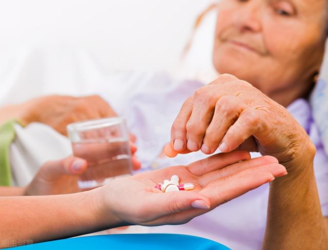 15岁男孩发明了“认人神器”！面对阿尔茨海默症，真没办法吗？