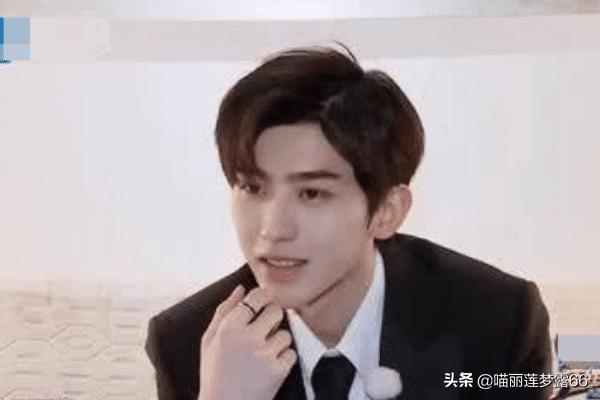 资讯早知道|蔡徐坤怕是个憨憨，称呼沙溢“沙子爹”，谁注意他怎么称呼胡可？