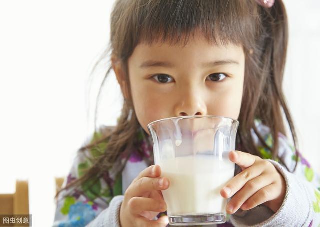 【你的育儿经】什么时候加盐？怎样挑选儿童牛奶？宝宝辅食的这些问题不容忽视