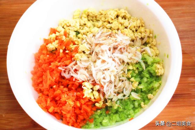 包白菜馅饺子，牢记“2放2不放”，饺子鲜嫩多汁，解馋又好吃