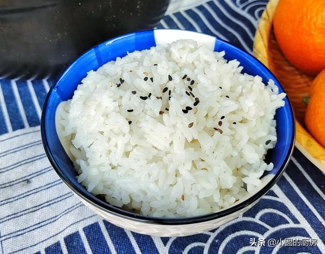 分享小圆家午餐，简单的一荤一素一汤，30分钟就做好