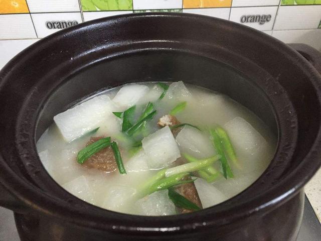 甜蜜岁月|两个同龄宝宝相遇，差距让人难以相信，网友：L和XL的区别