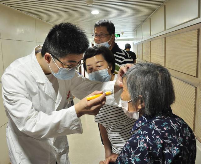 近视|视觉保卫战｜高度近视离致盲有多远？怎么防？