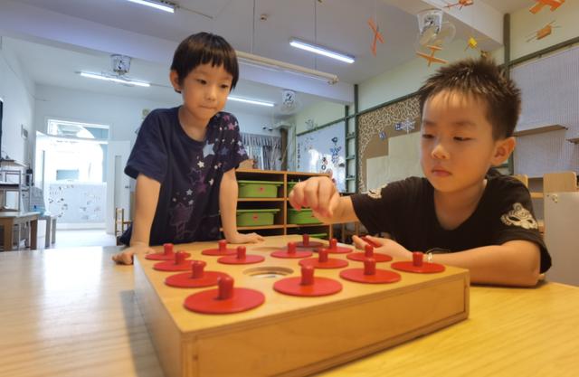 你的育儿经|看！南山区幼儿园门前全是口罩都遮不住的笑脸~