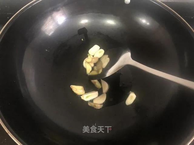 大白菜炖粉条：简简单单，热热乎乎，冬天吃最合适了