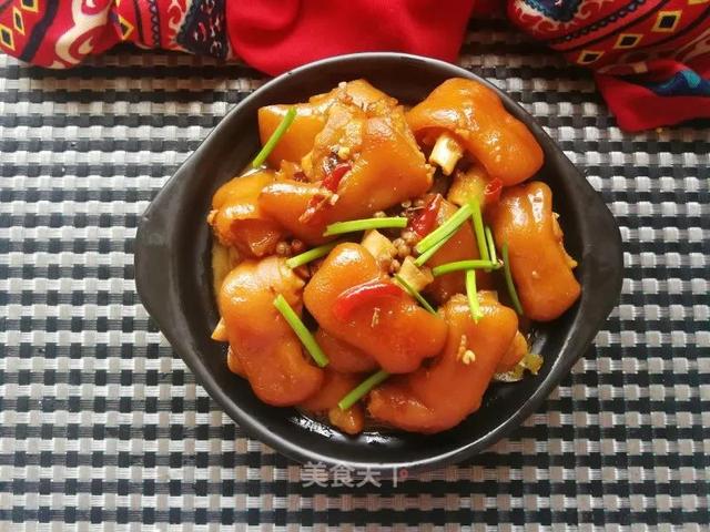 猪蹄这样做，软而不烂，肥而不腻！香糯可口，入口即化！家人超爱吃