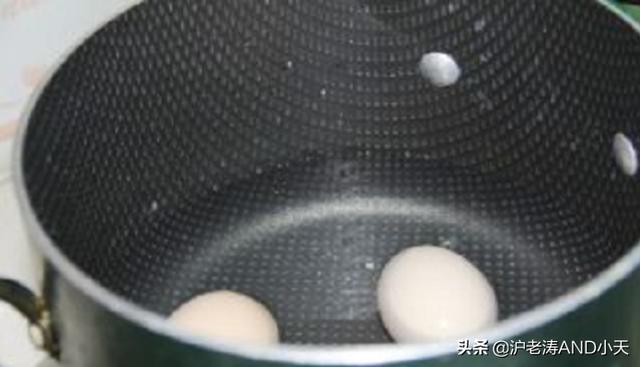【超级宝妈】小孩子,不肯好好吃饭怎么办?这样做让他抢着吃!