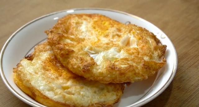 冬天超爱这碗懒人面，有菜有面有鸡蛋，10分钟上桌吃完全身暖和