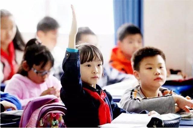 为什么孩子在幼儿园里，表现得比在家更乖巧？心理学家给出答案