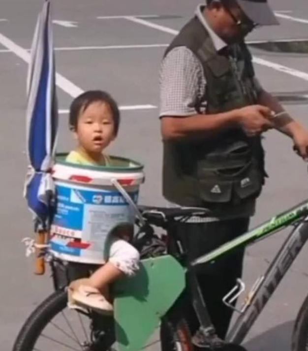 超级宝妈|有种同款护娃是隔代亲,最安全“接娃坐骑”,宝宝不敢动甚至想哭